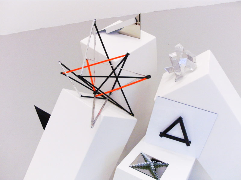 Sandra Poppe - Objekte // Holz / Acrylglas / Spiegel / Aluminium / 2010